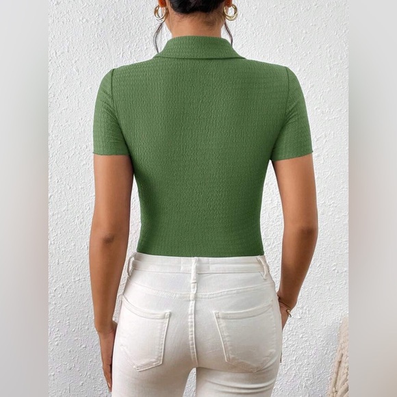 Green Fitted Ribbed Button Down Shirt - Picture 2 of 9